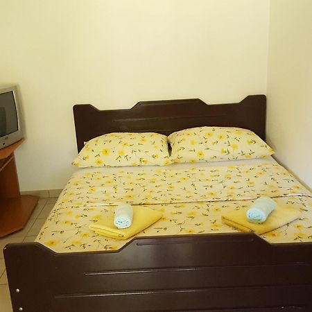 Apartments Mirakul Лопар Экстерьер фото