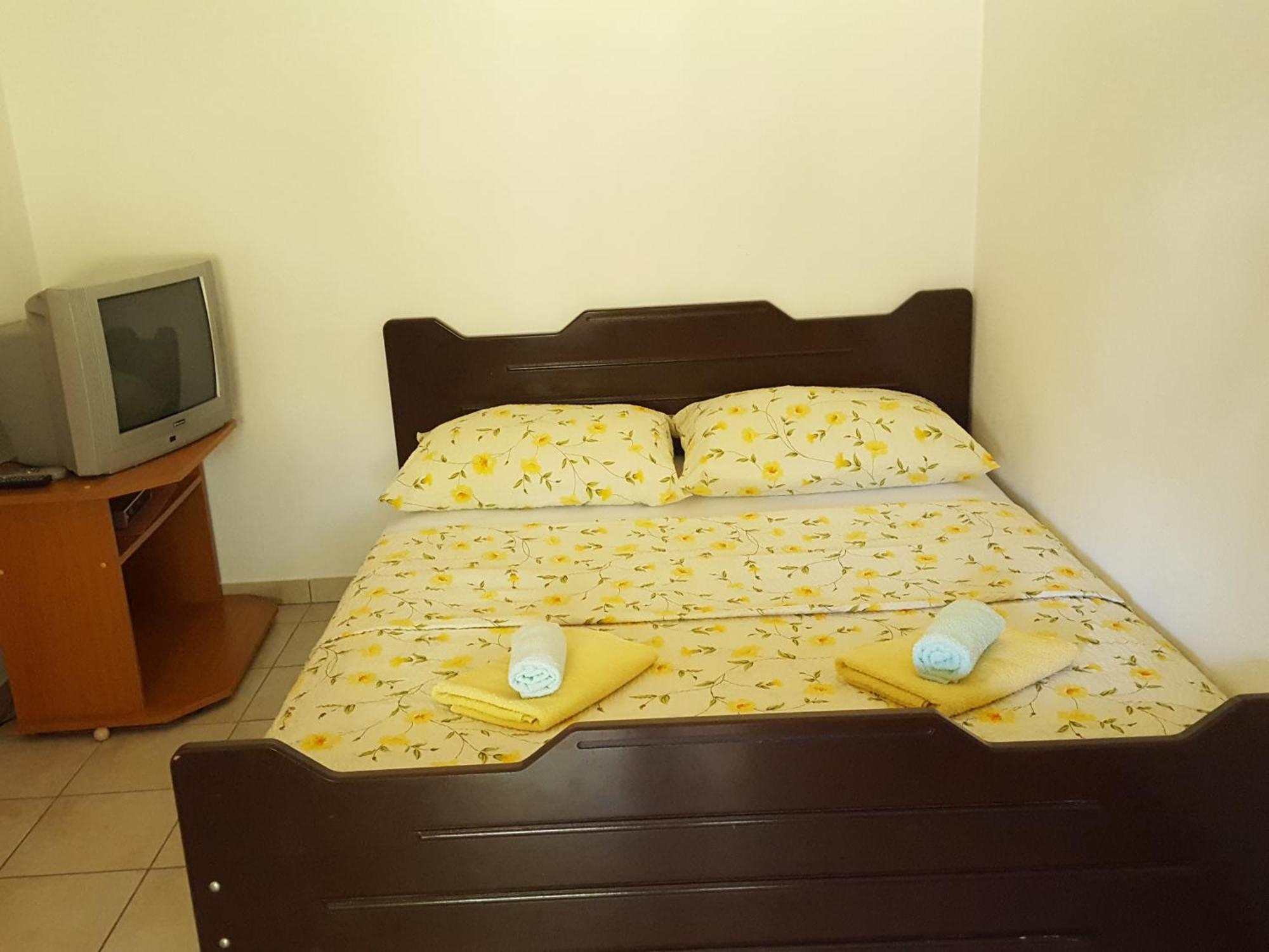 Apartments Mirakul Лопар Экстерьер фото