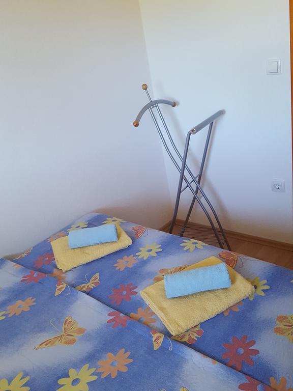 Apartments Mirakul Лопар Экстерьер фото