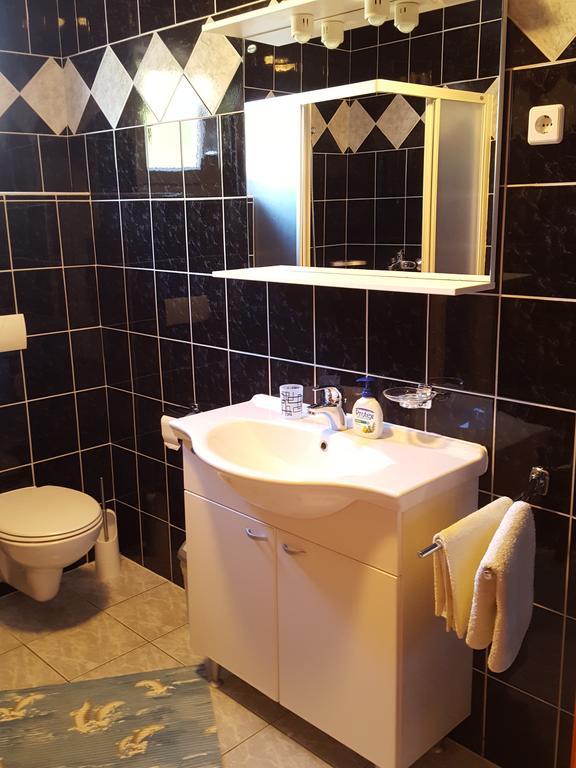 Apartments Mirakul Лопар Экстерьер фото