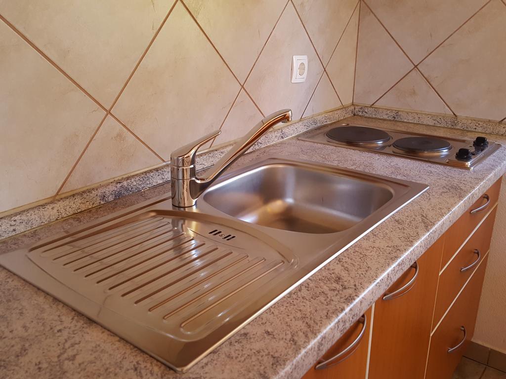 Apartments Mirakul Лопар Экстерьер фото