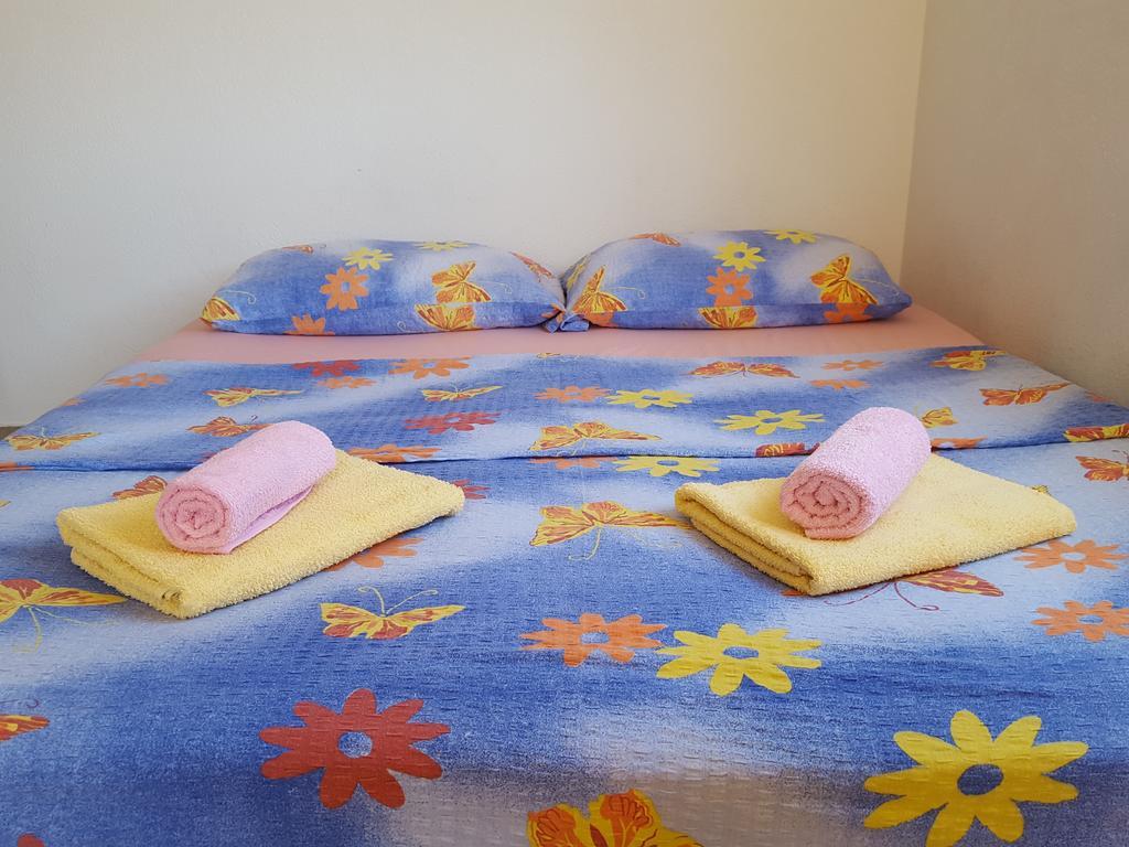 Apartments Mirakul Лопар Экстерьер фото