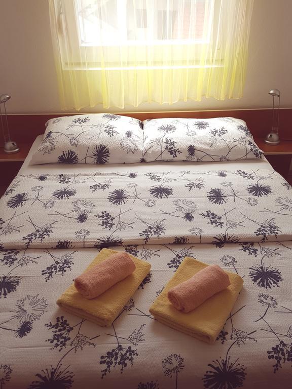 Apartments Mirakul Лопар Экстерьер фото