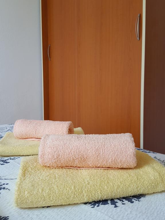 Apartments Mirakul Лопар Экстерьер фото